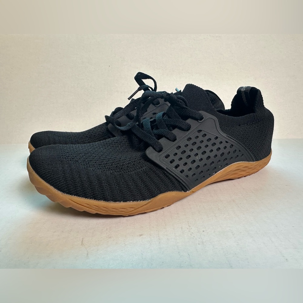 WHITIN Men's Barefoot Running Shoes - size 10